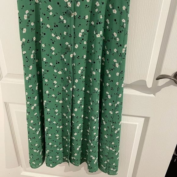 Reformation green floral dress. Gorgeous! Size 4. EUC. - Picture 3 of 6